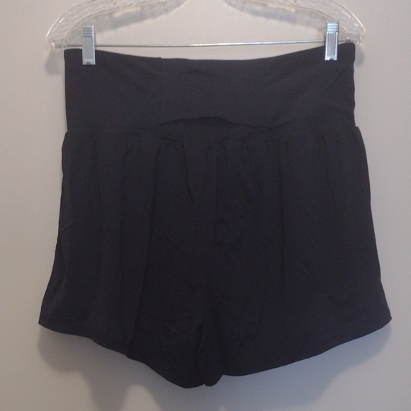 HALARA Women's Black Shorts (J373) - Picture 3 of 4